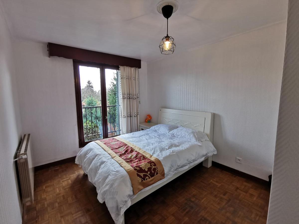 Bondy Chambre Екстериор снимка